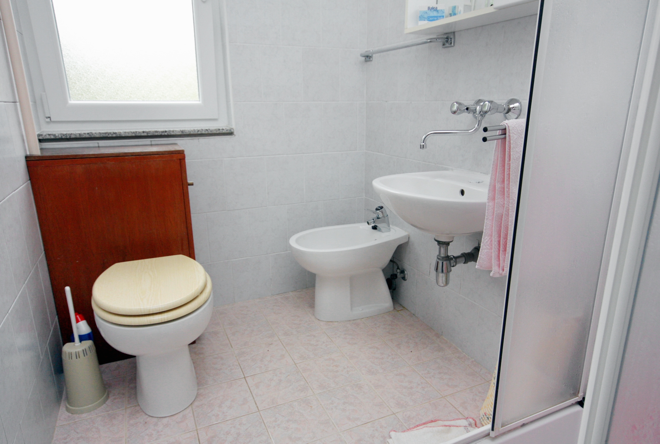 Three bedroom apartment with terrace and sea view Vantačići, Krk  A-a