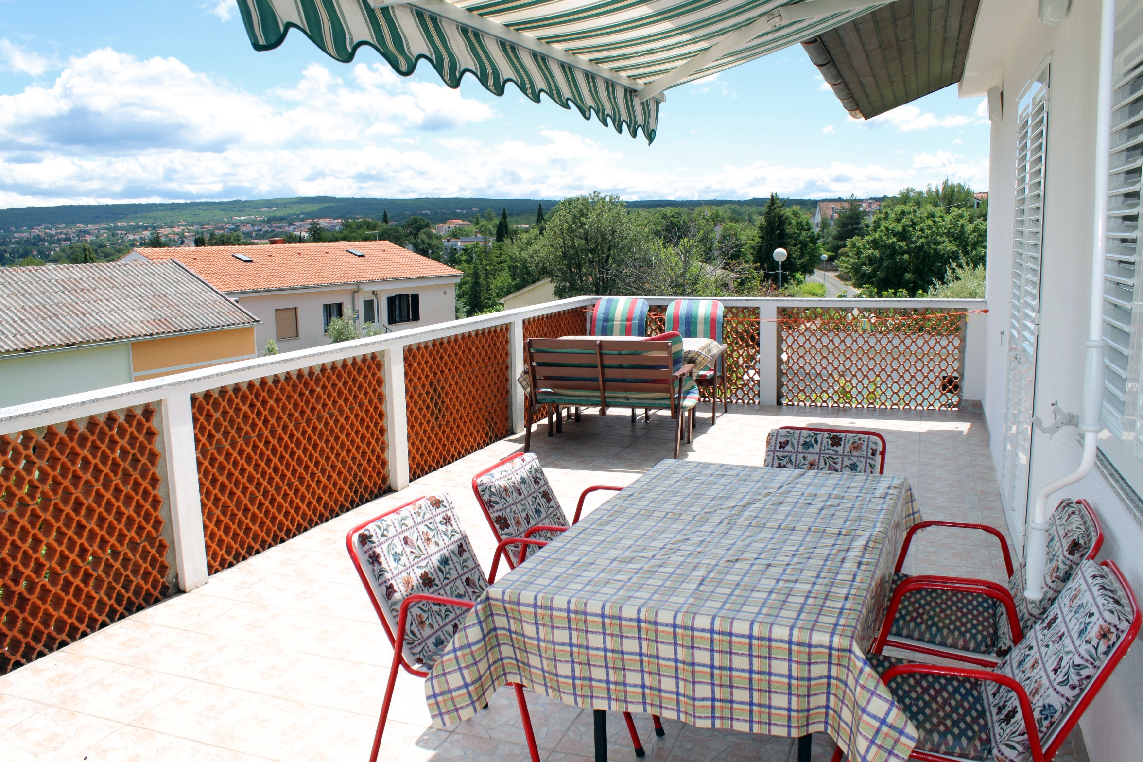 Three bedroom apartment with terrace and sea view Vantačići, Krk  A-a