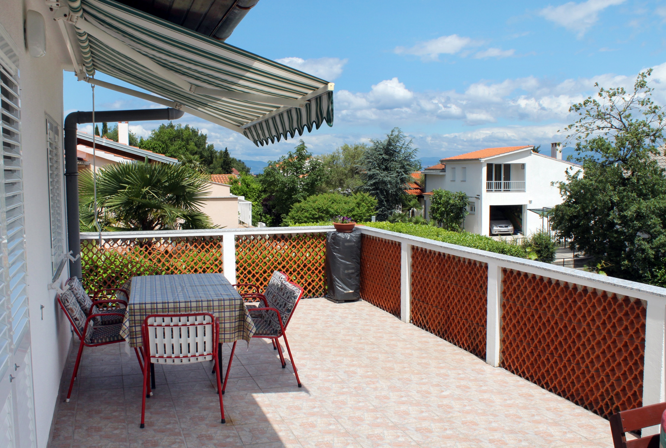 Three bedroom apartment with terrace and sea view Vantačići, Krk  A-a
