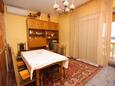 Jídelna 1 Punat, Jídelna 1 v ubytování typu apartment, s klimatizací a WiFi.