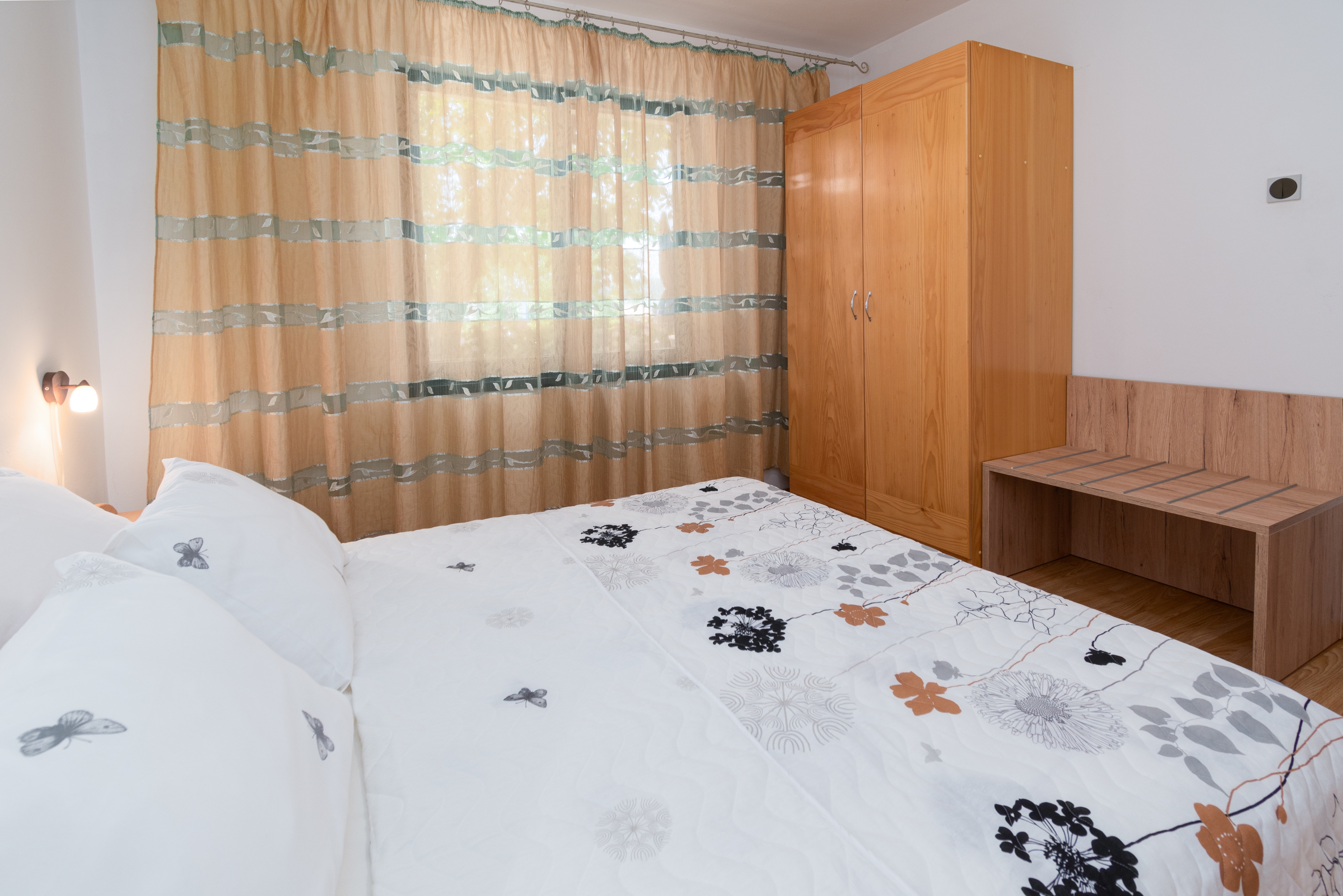 Two bedroom apartment with terrace and sea view Punat, Krk  A-a
