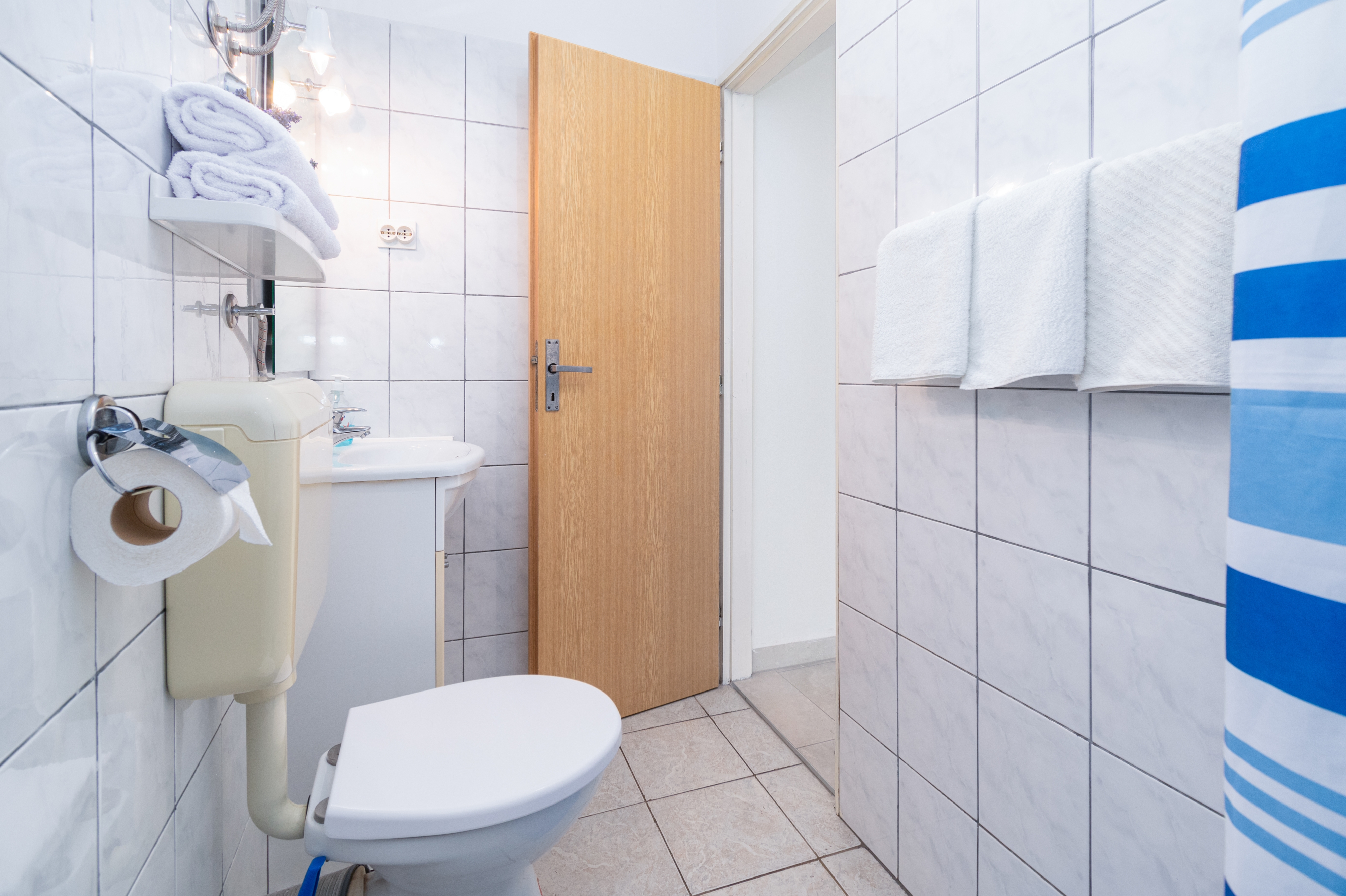 One bedroom apartment with terrace and sea view Punat, Krk  A-b