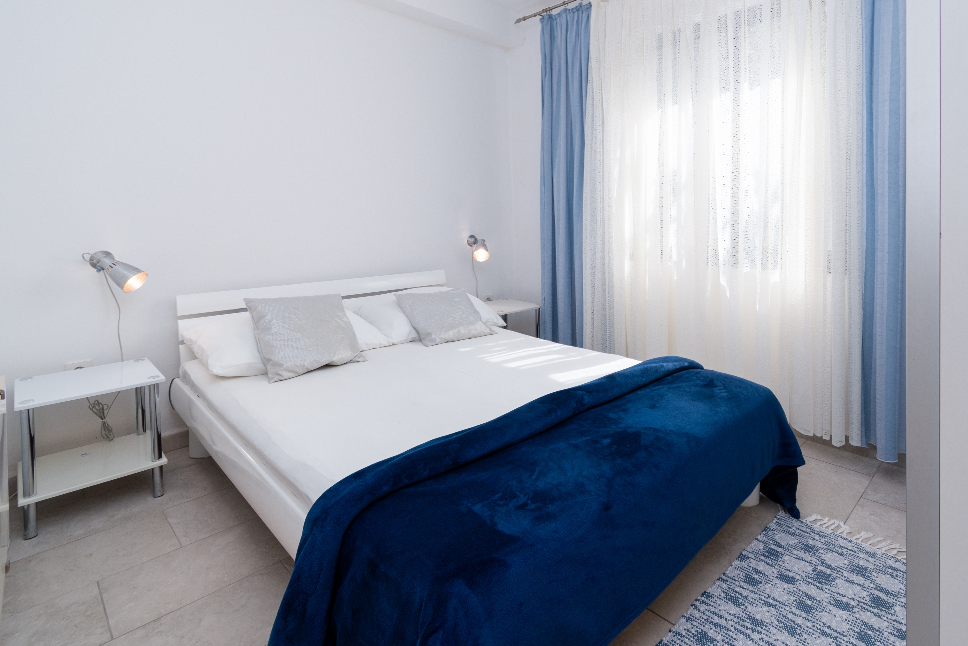 One bedroom apartment with terrace and sea view Punat, Krk  A-b