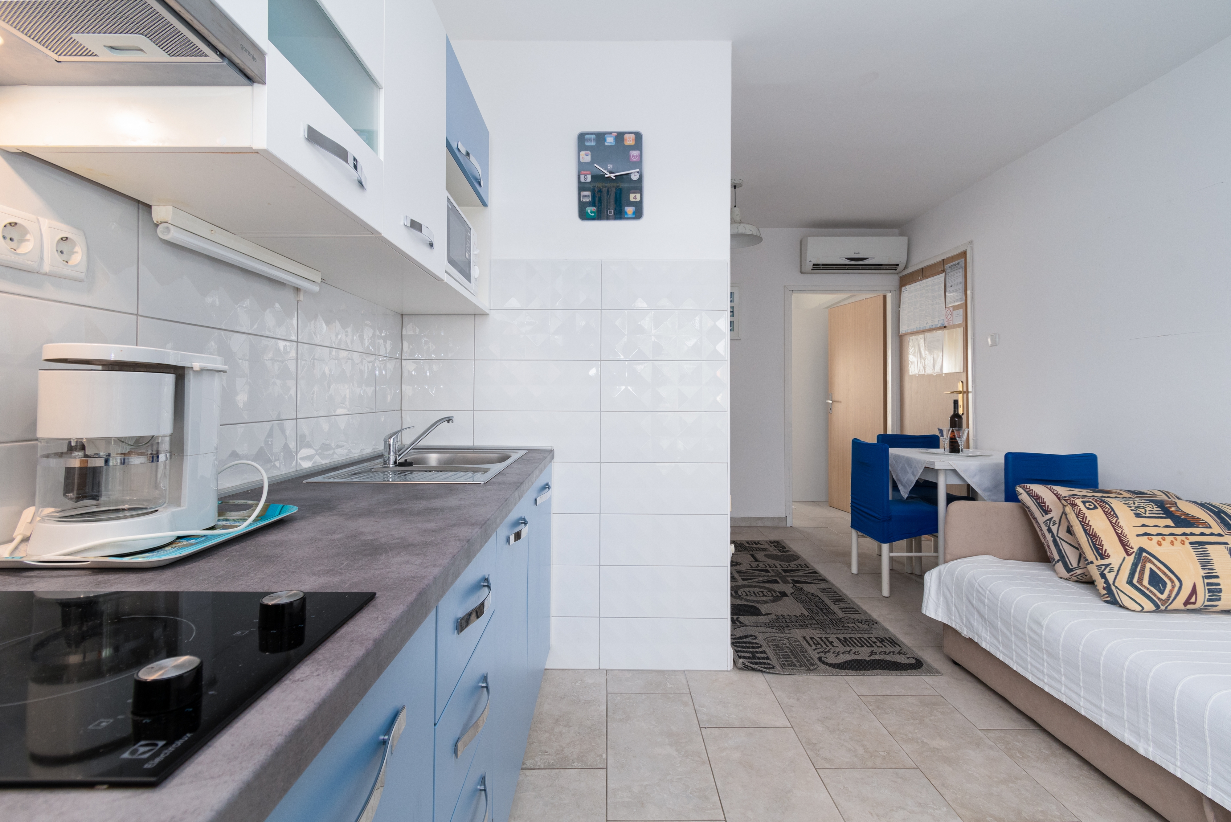 One bedroom apartment with terrace and sea view Punat, Krk  A-b