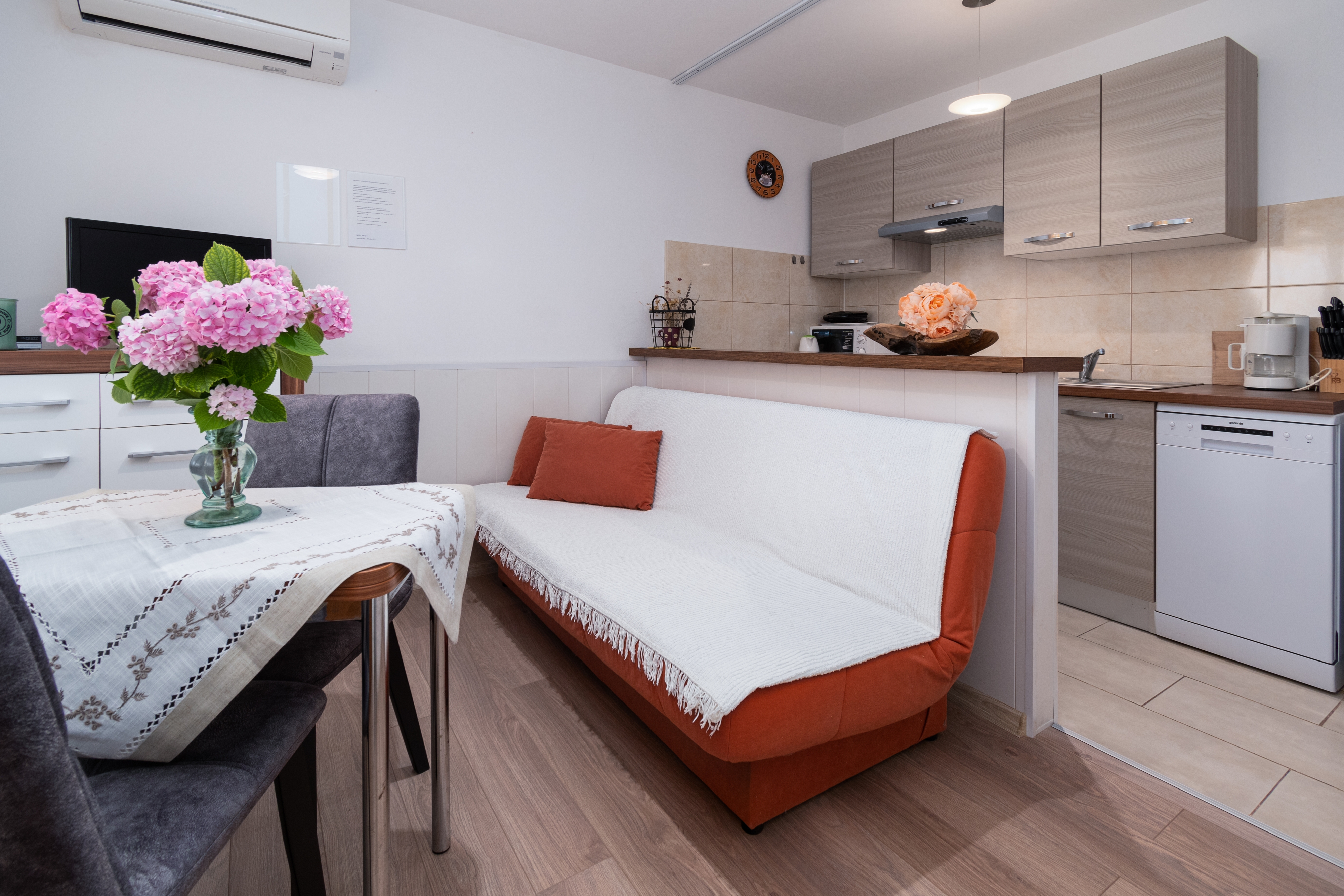 One bedroom apartment with terrace and sea view Punat, Krk (A-5351-c) One bedroom apartment with terrace and sea view Punat, Krk (A-5351-c)