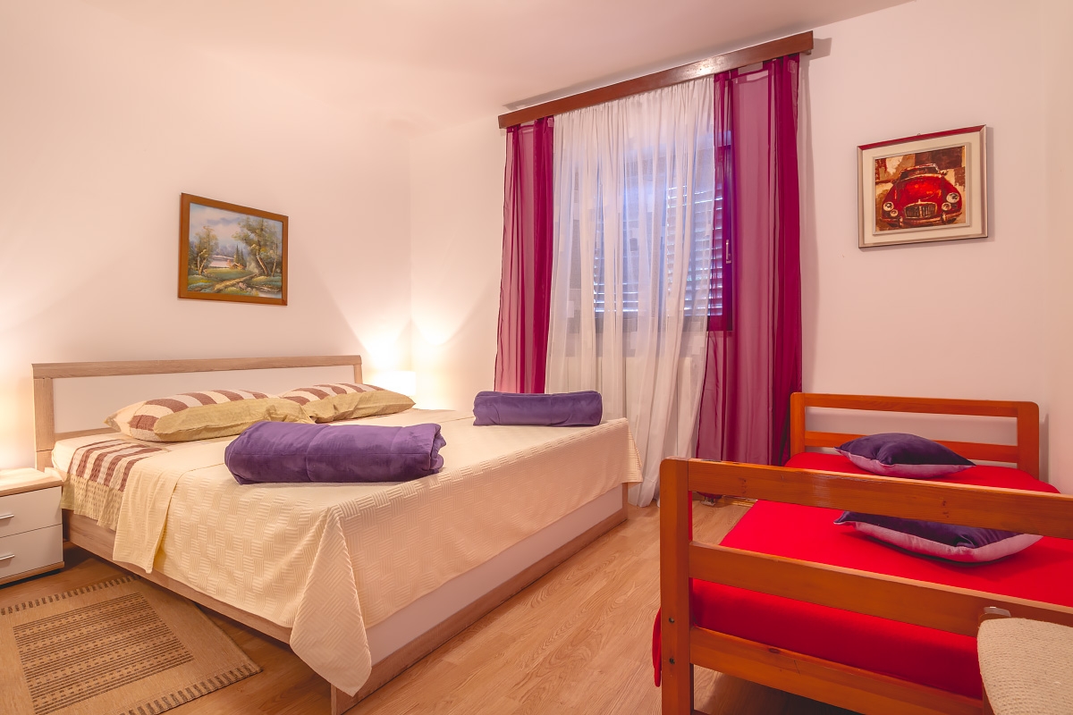 Two bedroom apartment with terrace and sea view Njivice, Krk (A-5362-b)