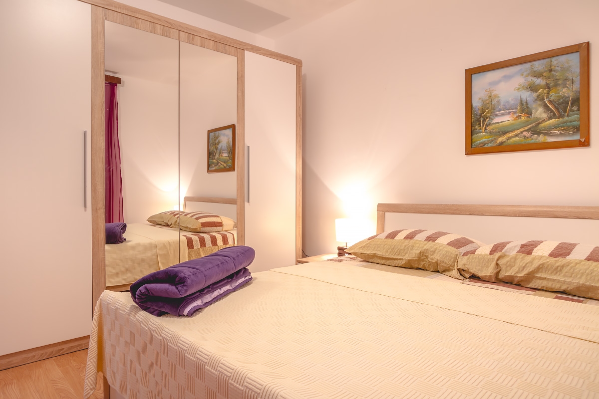 Two bedroom apartment with terrace and sea view Njivice, Krk (A-5362-b)