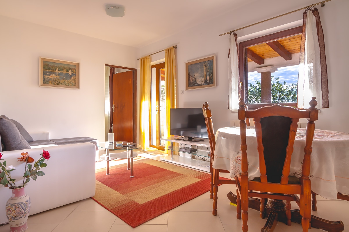 Two bedroom apartment with terrace and sea view Njivice, Krk (A-5362-b)