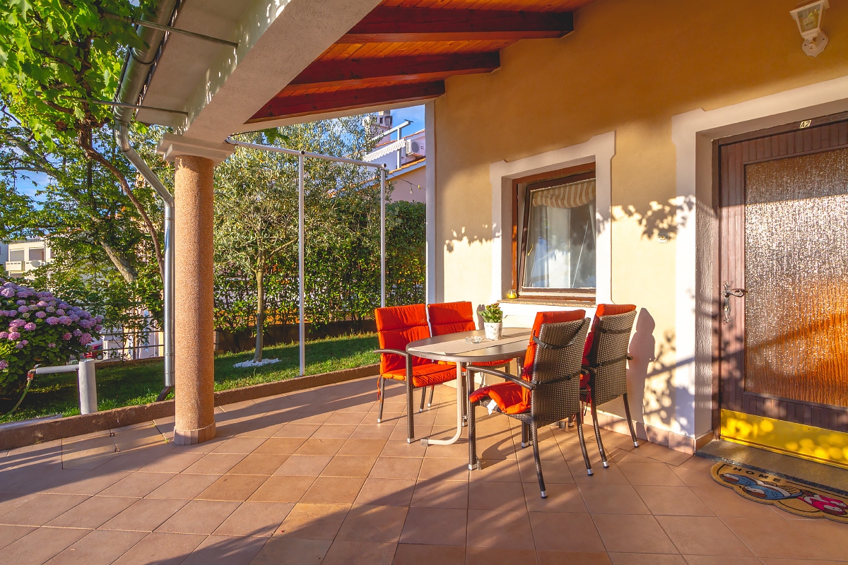 One bedroom apartment with terrace and sea view Njivice (Krk) (A-5362-c) One bedroom apartment with terrace and sea view Njivice (Krk) (A-5362-c)