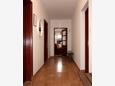 Chodba Punat, Chodba v ubytování typu apartment, domácí mazlíčci povoleni a WiFi.