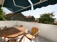 Selce, Terrasse dans l’hébergement en type apartment, avec la vue sur la mer et WiFi.