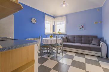 Dining room Selce, Dining room in the apartment, dostupna klima i WIFI.