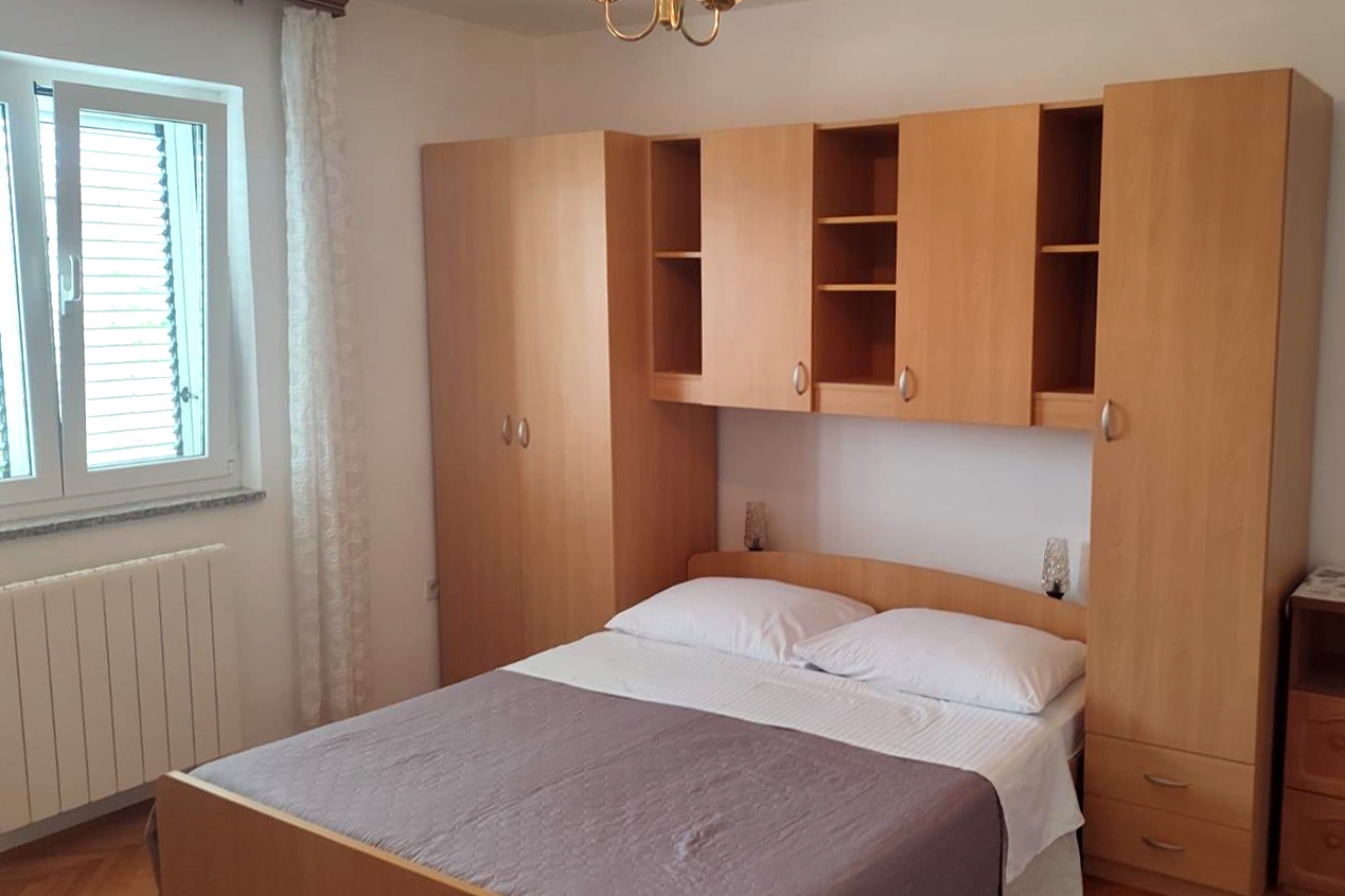 Room with terrace and sea view Krk  S-b