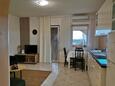Столовая Punat, Столовая в размещении типа apartment, доступный кондиционер и WiFi.