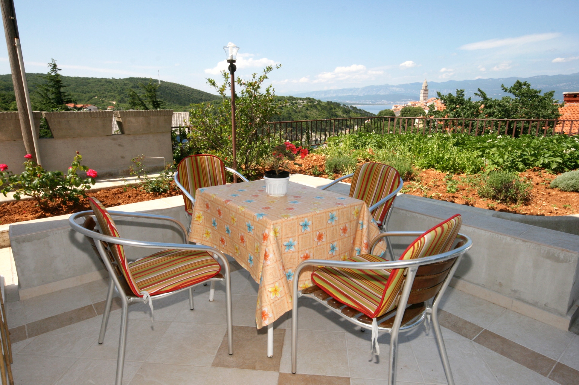 Two bedroom apartment with terrace and sea view Vrbnik, Krk  A-a
