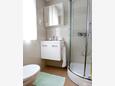 Vrbnik, Baño 2 in the apartment, (pet friendly) y WiFi.