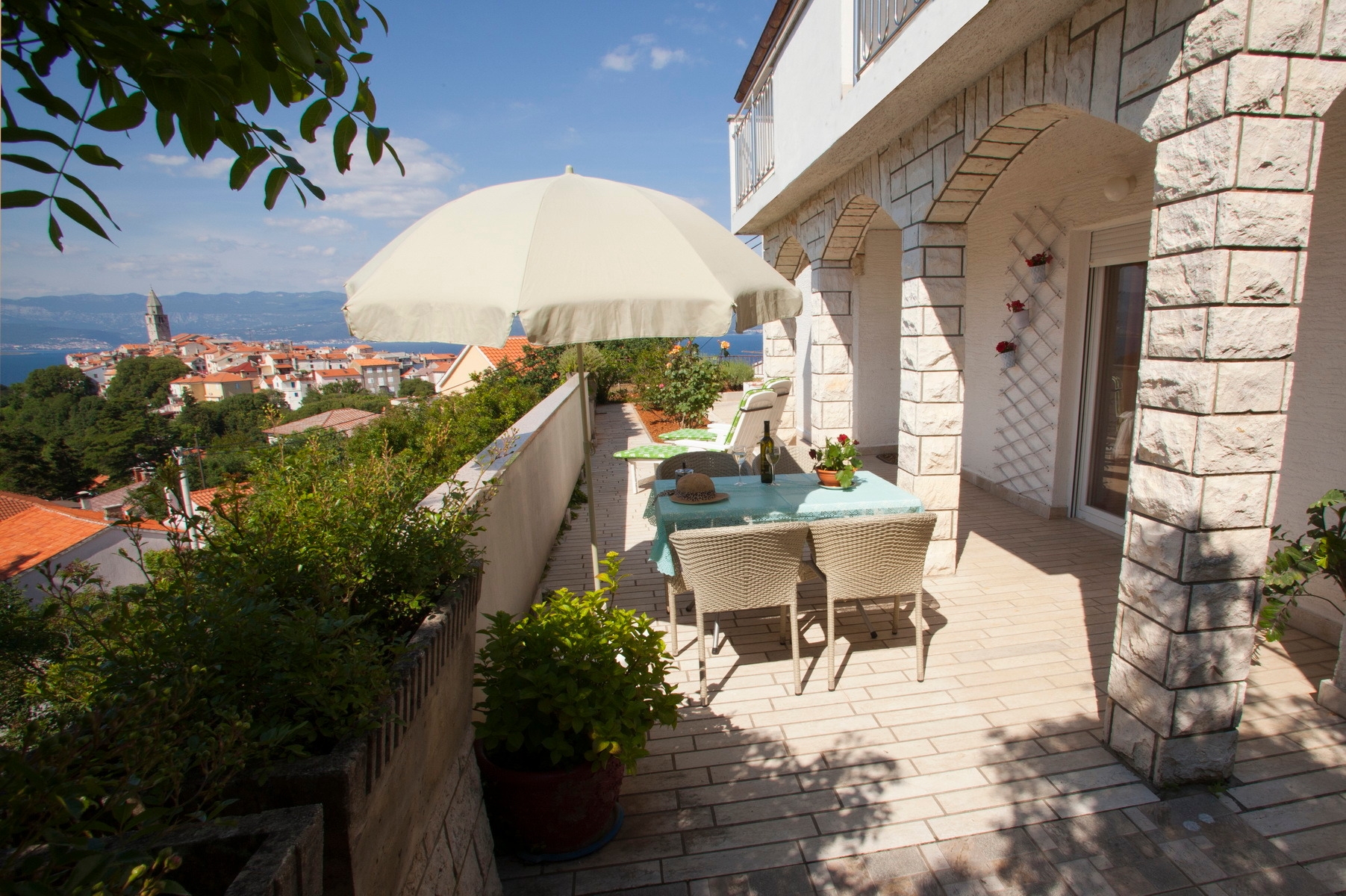 Two bedroom apartment with terrace and sea view Vrbnik, Krk (A-5392-b)