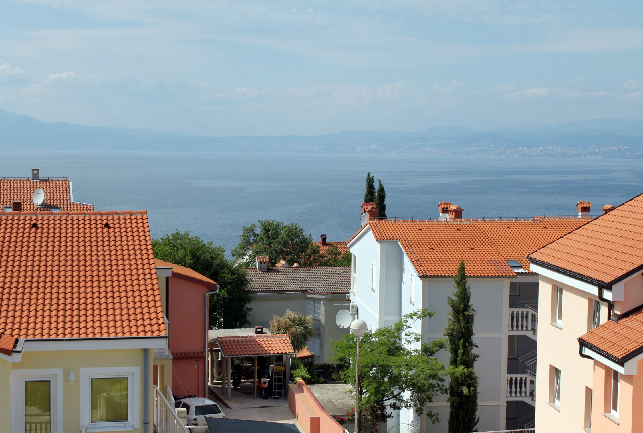 One bedroom apartment with terrace and sea view Njivice, Krk  A-a
