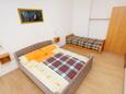 Njivice, Спальня 1 в размещении типа apartment, доступный кондиционер и WiFi.