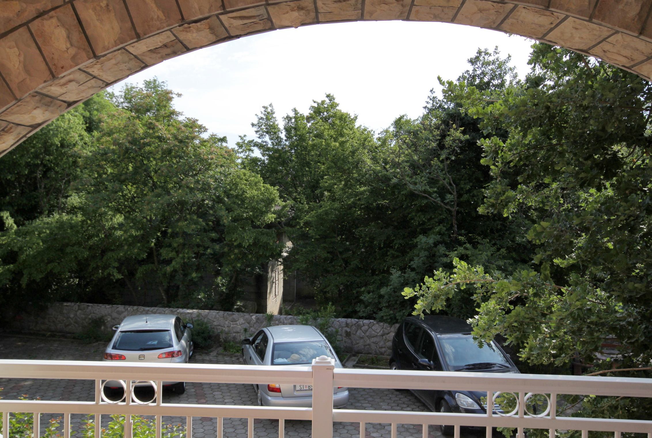Two bedroom apartment with terrace Njivice, Krk  A-d