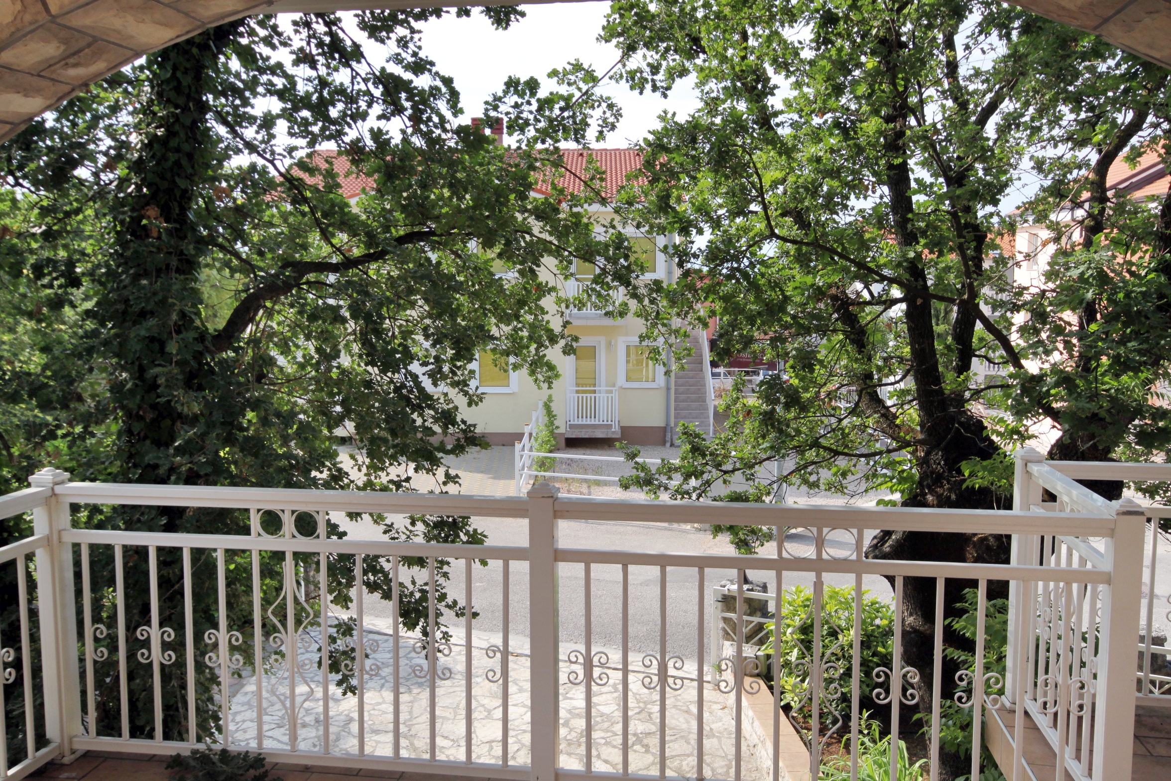 Two bedroom apartment with terrace Njivice, Krk  A-d