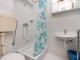 Njivice, Salle de bain dans l’hébergement en type apartment, WiFi.