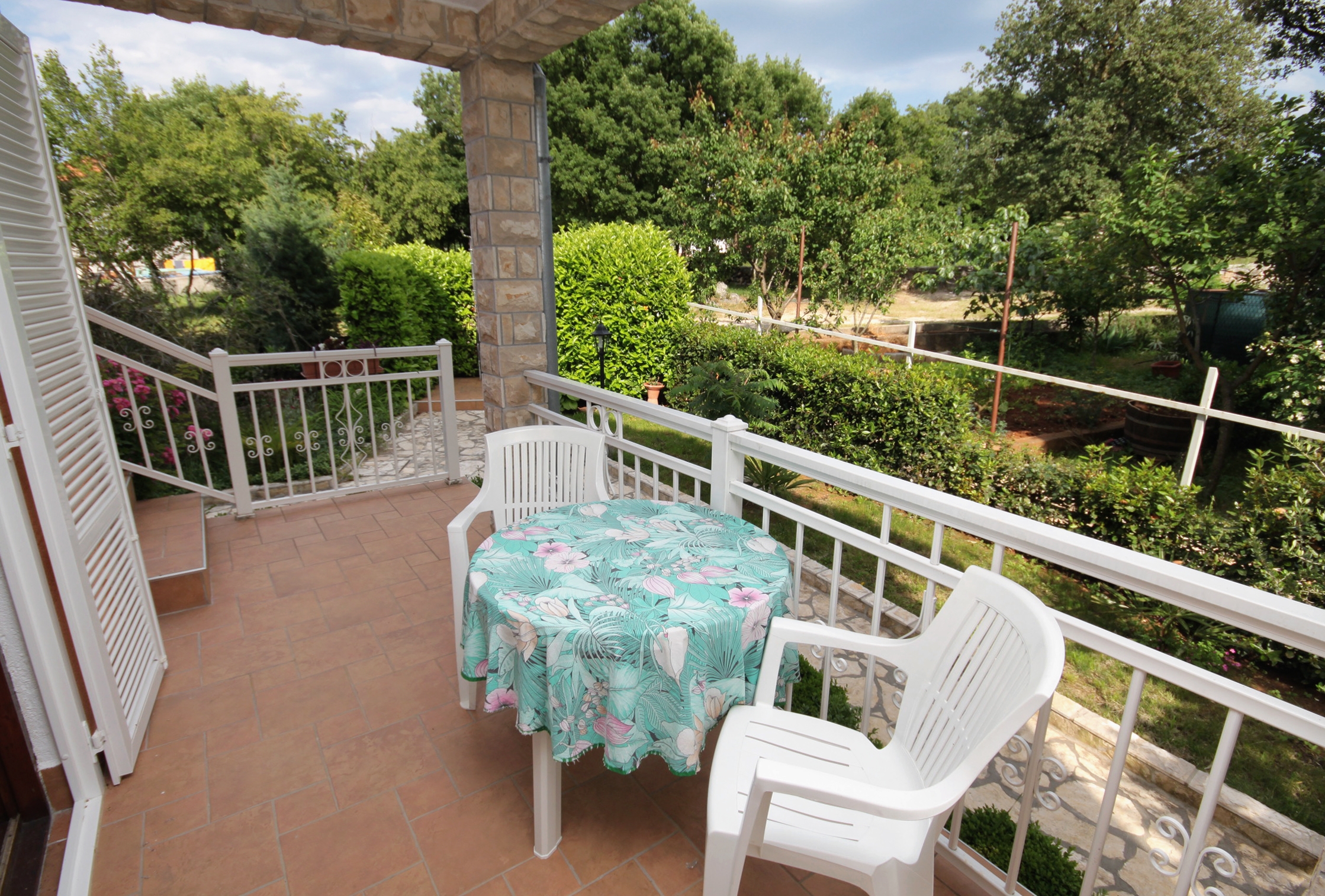 Room with terrace Njivice, Krk (S-5398-d) Room with terrace Njivice, Krk (S-5398-d)