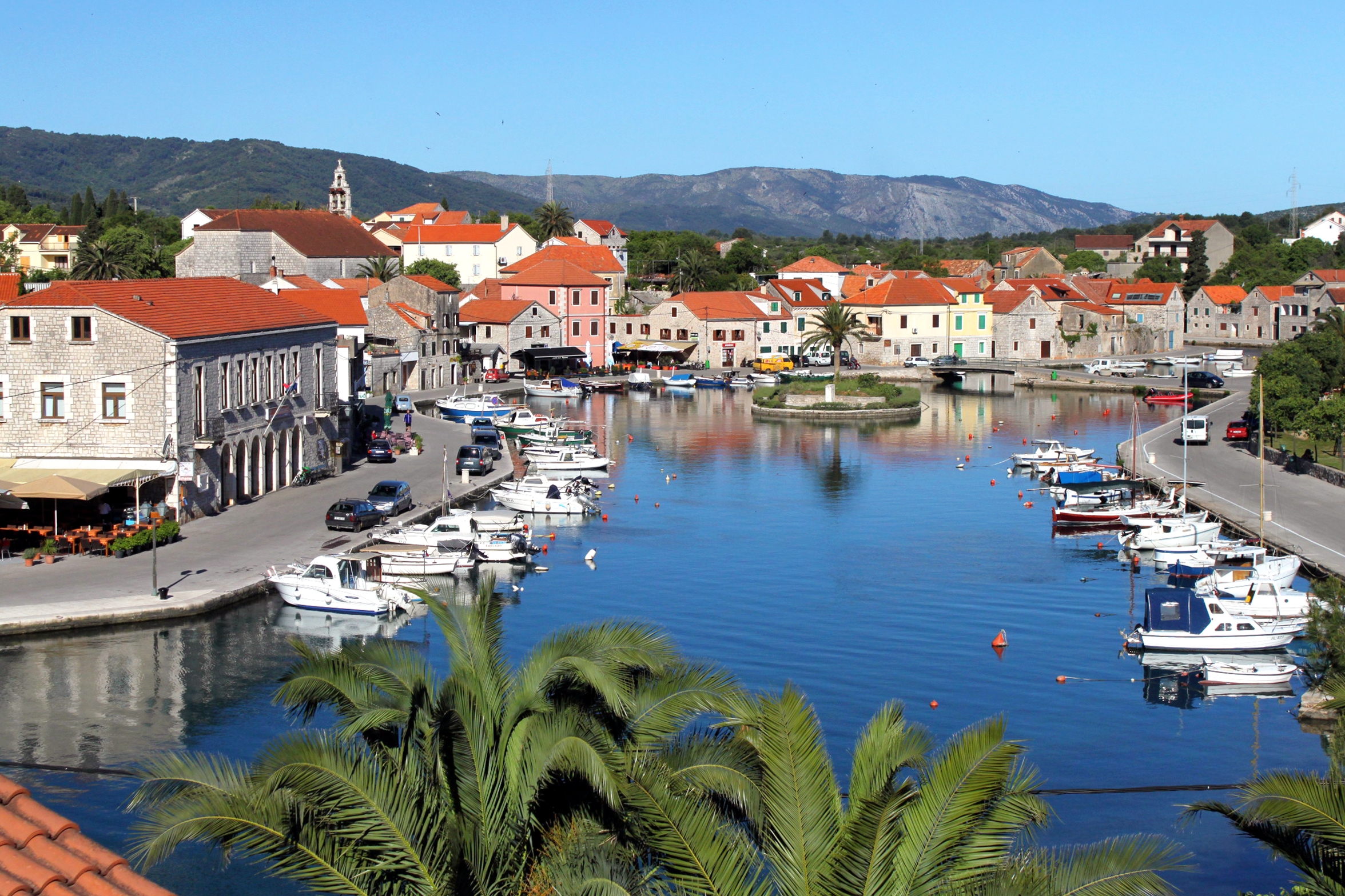 Two bedroom apartment with balcony and sea view Vrboska, Hvar  A-a