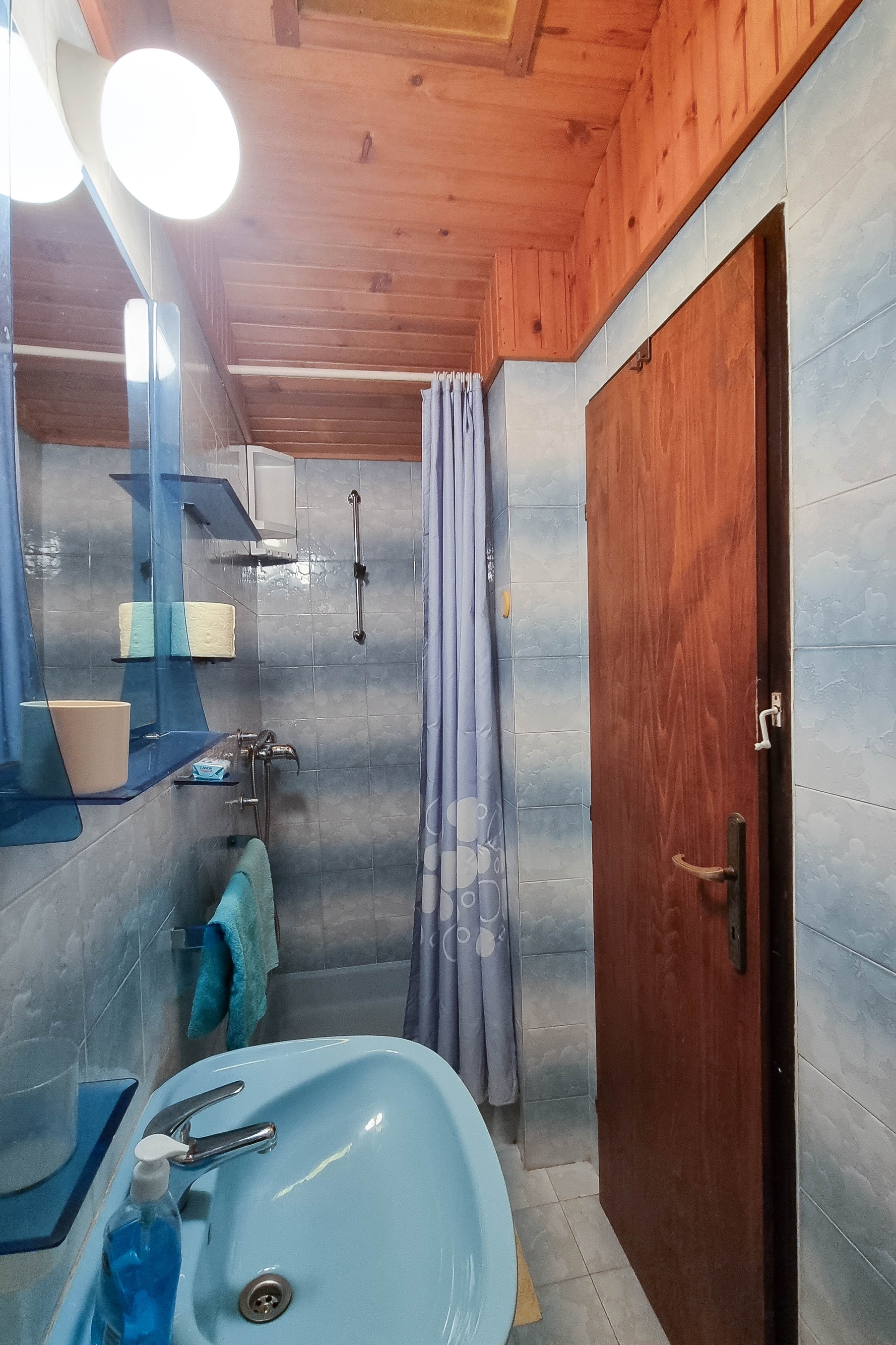 Two bedroom apartment with balcony and sea view Vrboska, Hvar  A-a