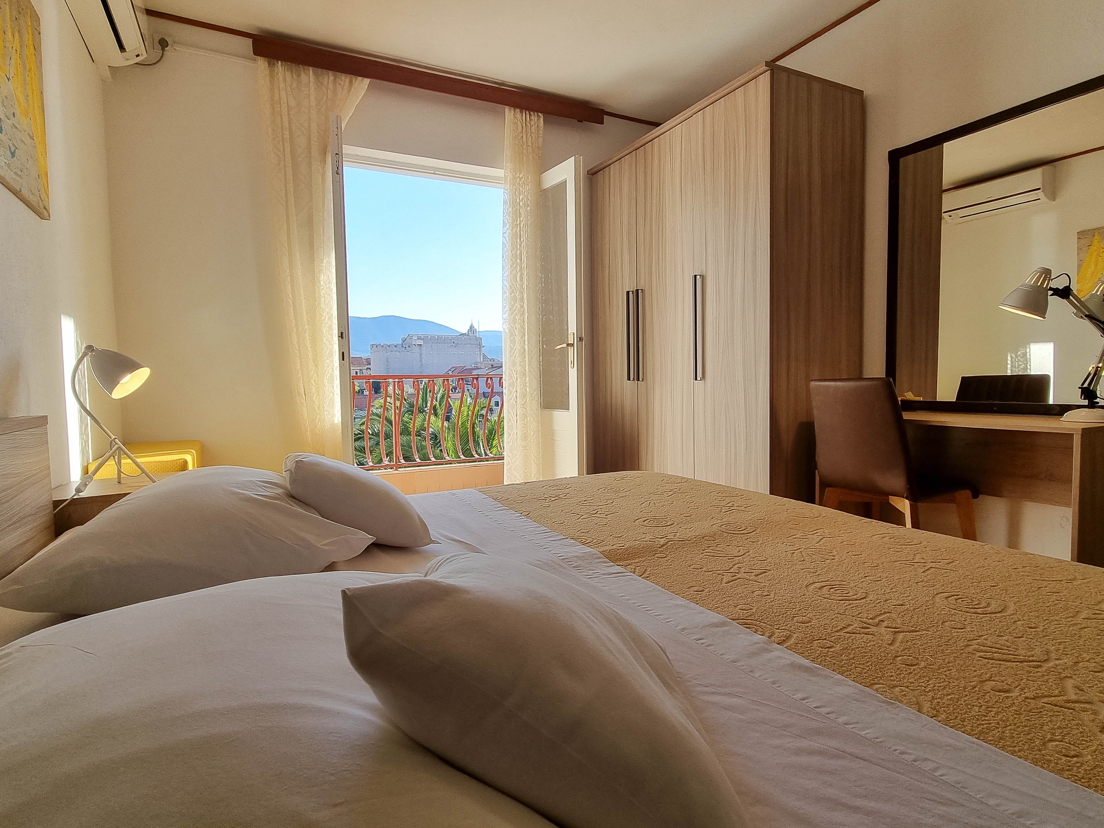 Studio flat with balcony and sea view Vrboska, Hvar (AS-540-a) Studio flat with balcony and sea view Vrboska, Hvar (AS-540-a)