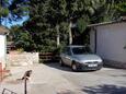Parkoviště Vrboska, Hvar, Parkoviště 540 - Ubytování v blízkosti moře s kamenitou pláží.