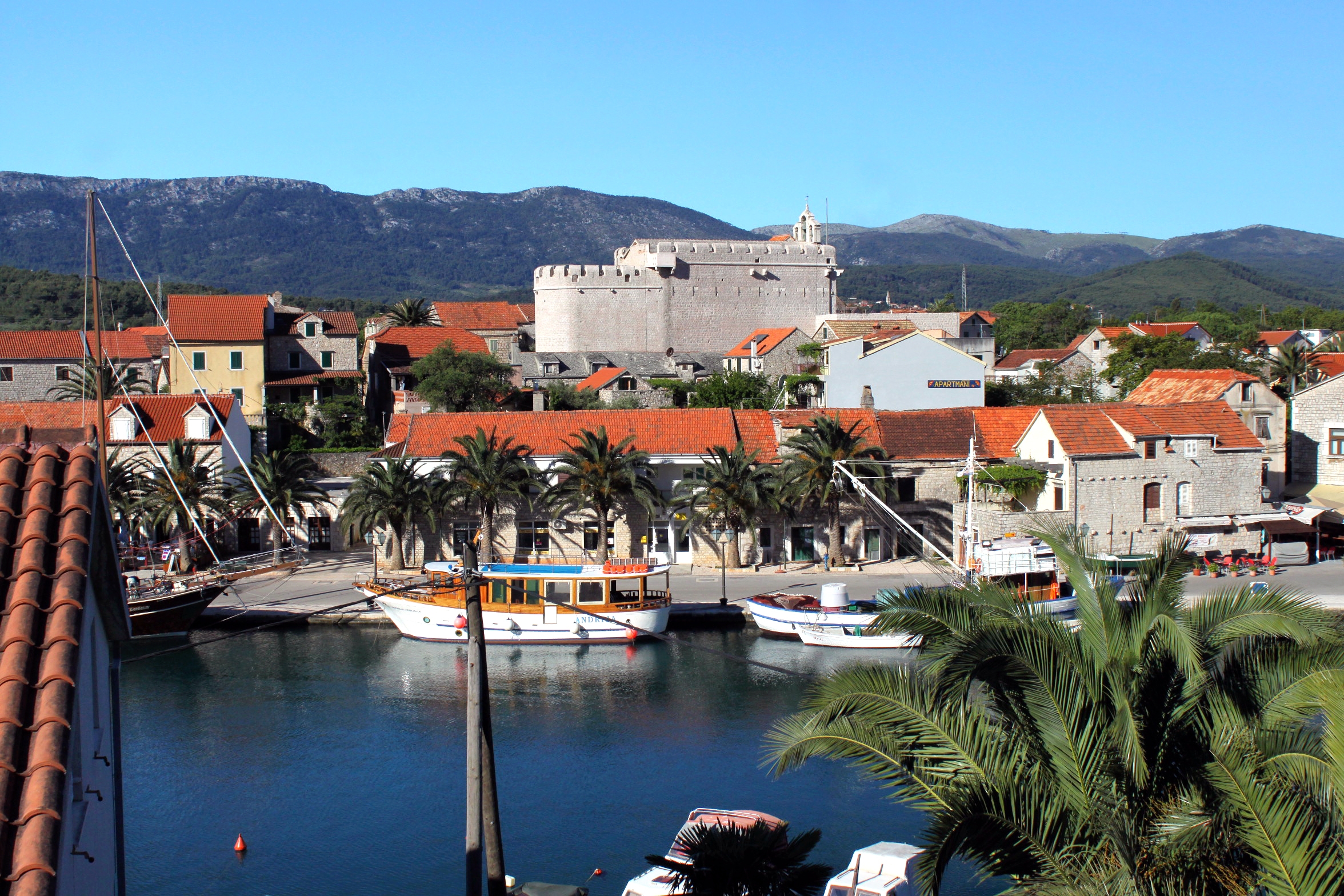 Room with balcony and sea view Vrboska, Hvar  S-e