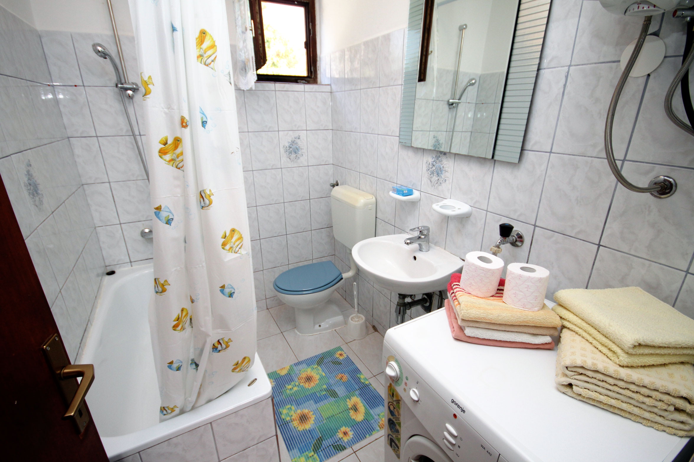 One bedroom apartment near beach Krk  A-a
