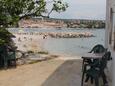 Krk, Terrasse commune dans l’hébergement en type studio-apartment, avec la vue sur la mer et WiFi.