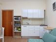 Punat, Kitchen in the apartment, (pet friendly) and WiFi.