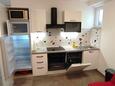 Punat, Kitchen in the apartment, (pet friendly) and WiFi.