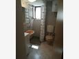 Koupelna Kornić, Koupelna v ubytování typu studio-apartment, domácí mazlíčci povoleni a WiFi.