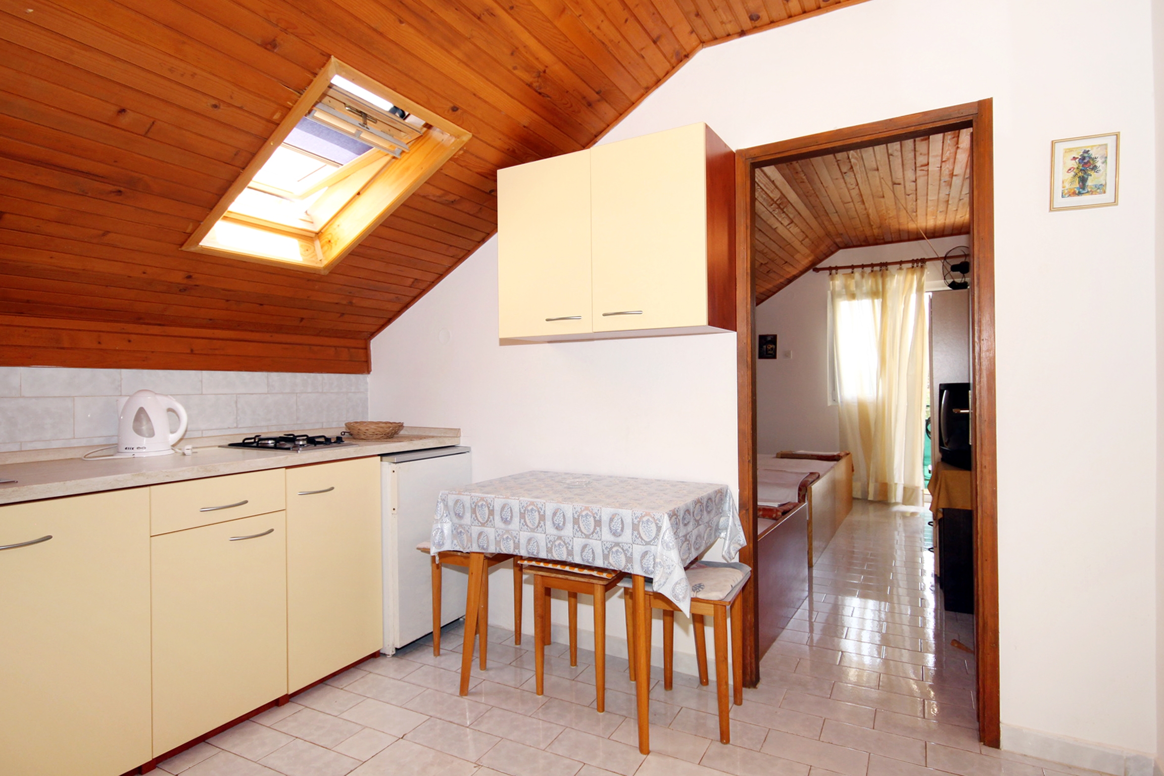 Studio flat near beach Basina, Hvar (AS-542-b)