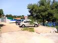 Basina, Hvar, Parking lot 542 - Apartments near sea with pebble beach.