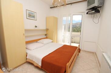 Bedroom Baška, Bedroom in the room, dopusteni kucni ljubimci i WIFI.
