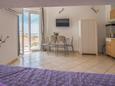 Blagovaonica Krk, Blagovaonica u smještaju tipa studio-apartment, dostupna klima, kućni ljubimci dozvoljeni i WiFi.