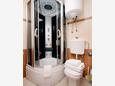 Badezimmer 1 Vrbnik, Badezimmer 1 in folgender Unterkunftsart house, Haustiere erlaubt und WiFi.