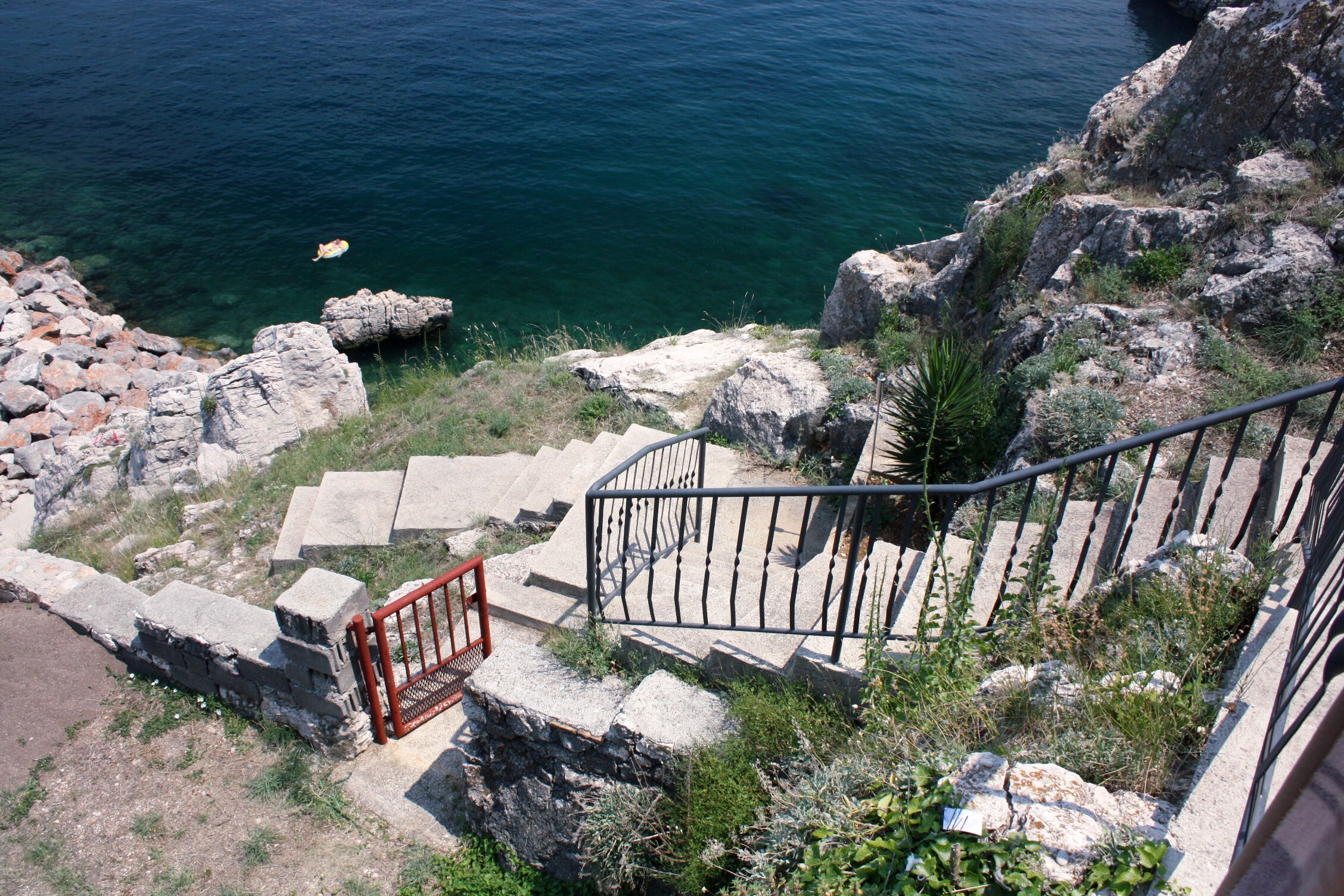 Dvosobna kuća s terasom i pogledom na more Vrbnik, Krk  K