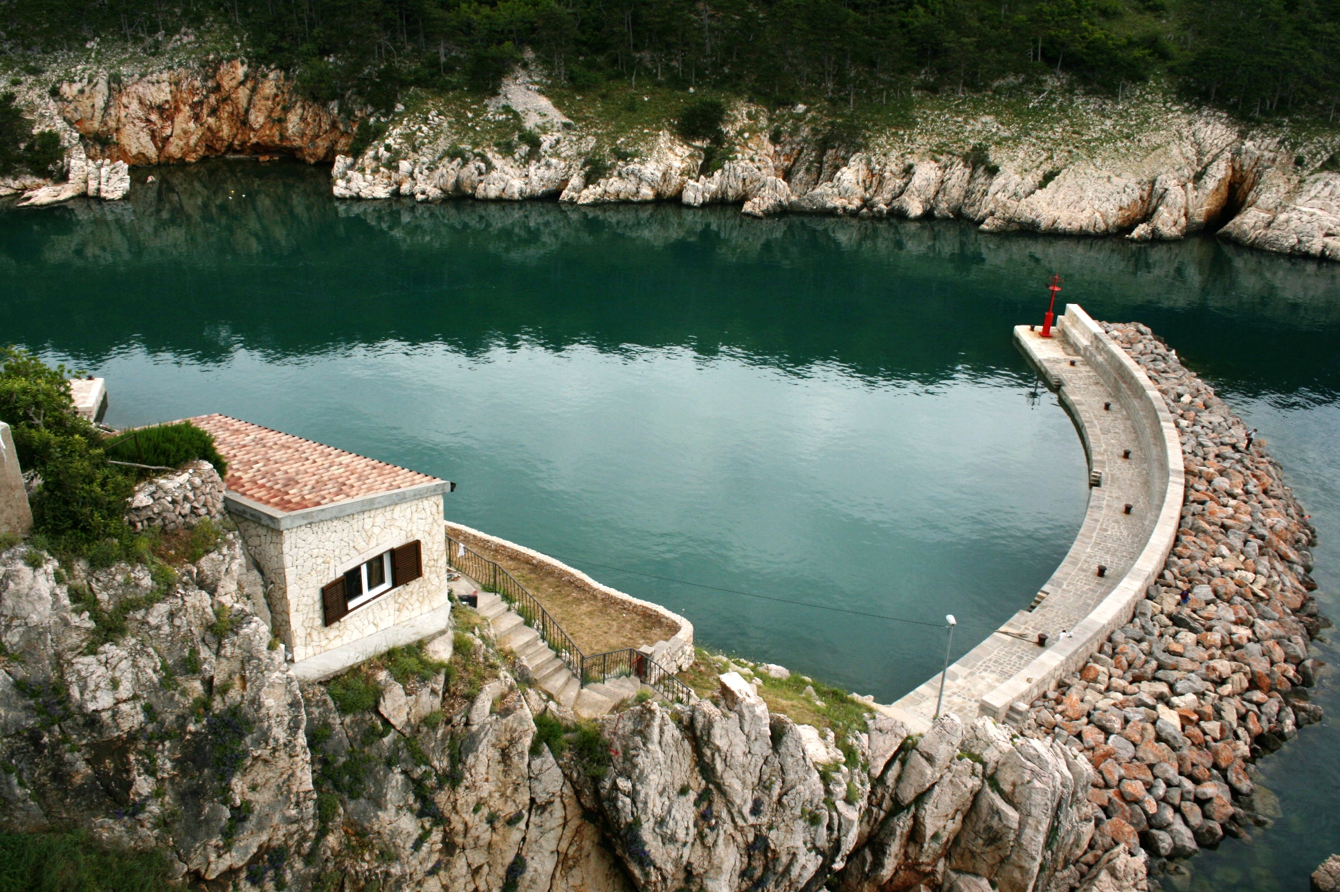 Dvosobna kuća s terasom i pogledom na more Vrbnik, Krk  K