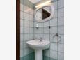 Njivice, Bathroom in the apartment, WiFi.