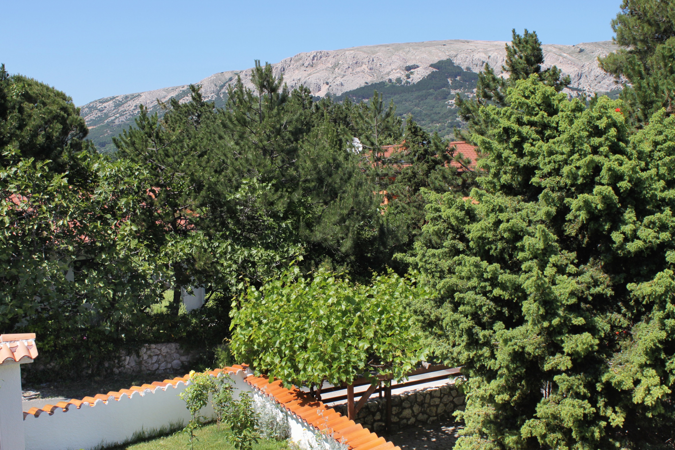 Two bedroom apartment with terrace and sea view Baška, Krk  A-a