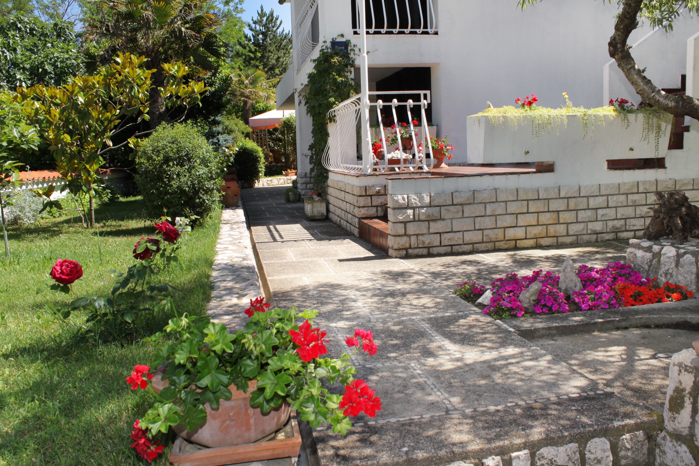 Two bedroom apartment with terrace and sea view Baška, Krk  A-a