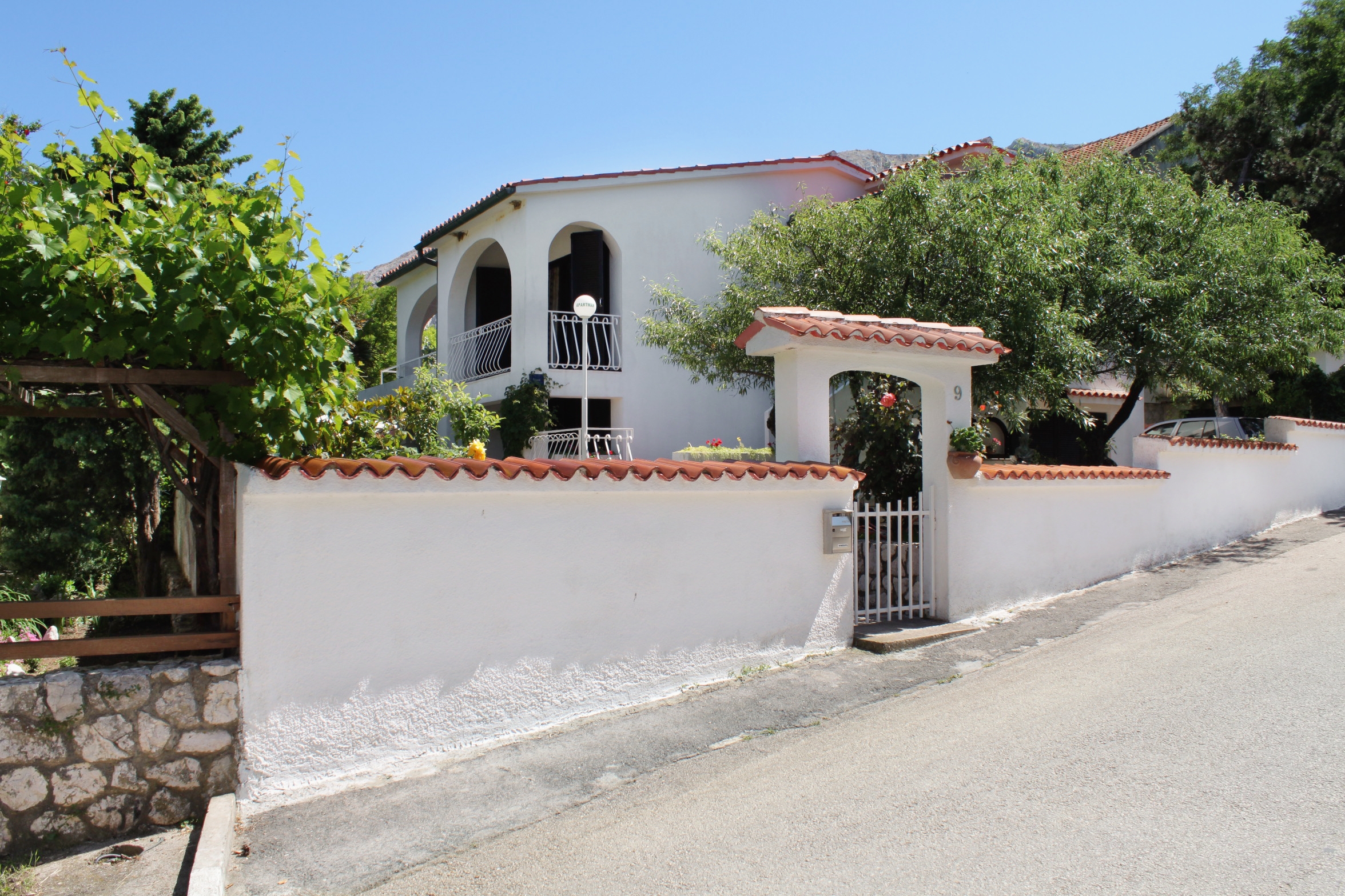 Two bedroom apartment with terrace and sea view Baška, Krk  A-a