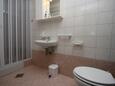 Koupelna 2 Tribulje, Koupelna 2 v ubytování typu apartment, WiFi.