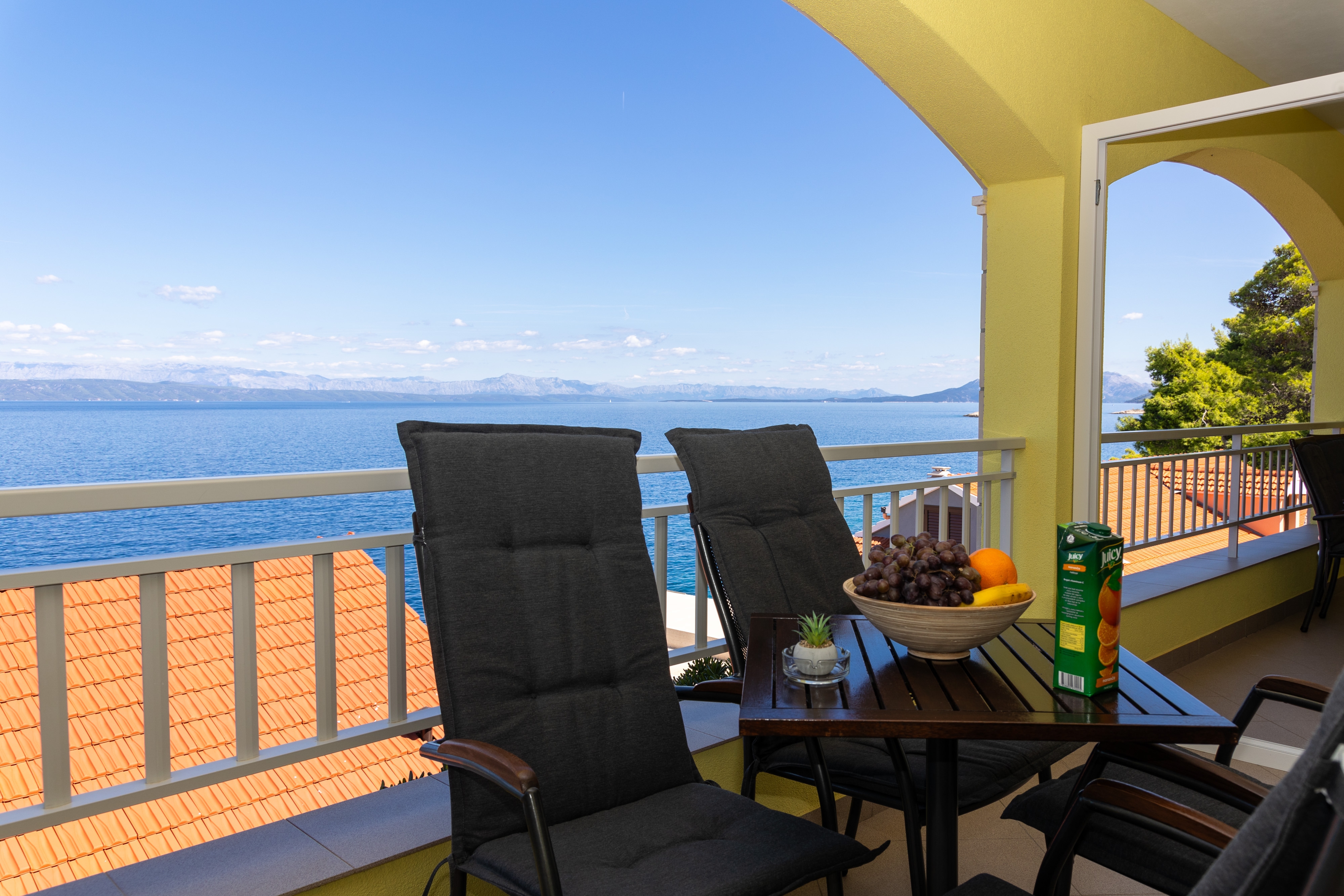 One bedroom apartment near beach Prigradica, Korčula  A-b